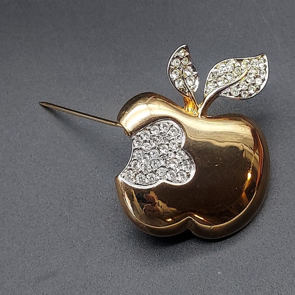 Signed Keyes Gold Tone Apple Rhinestone Brooch Teacher Gift Vintage Costume - Picture 2 of 10